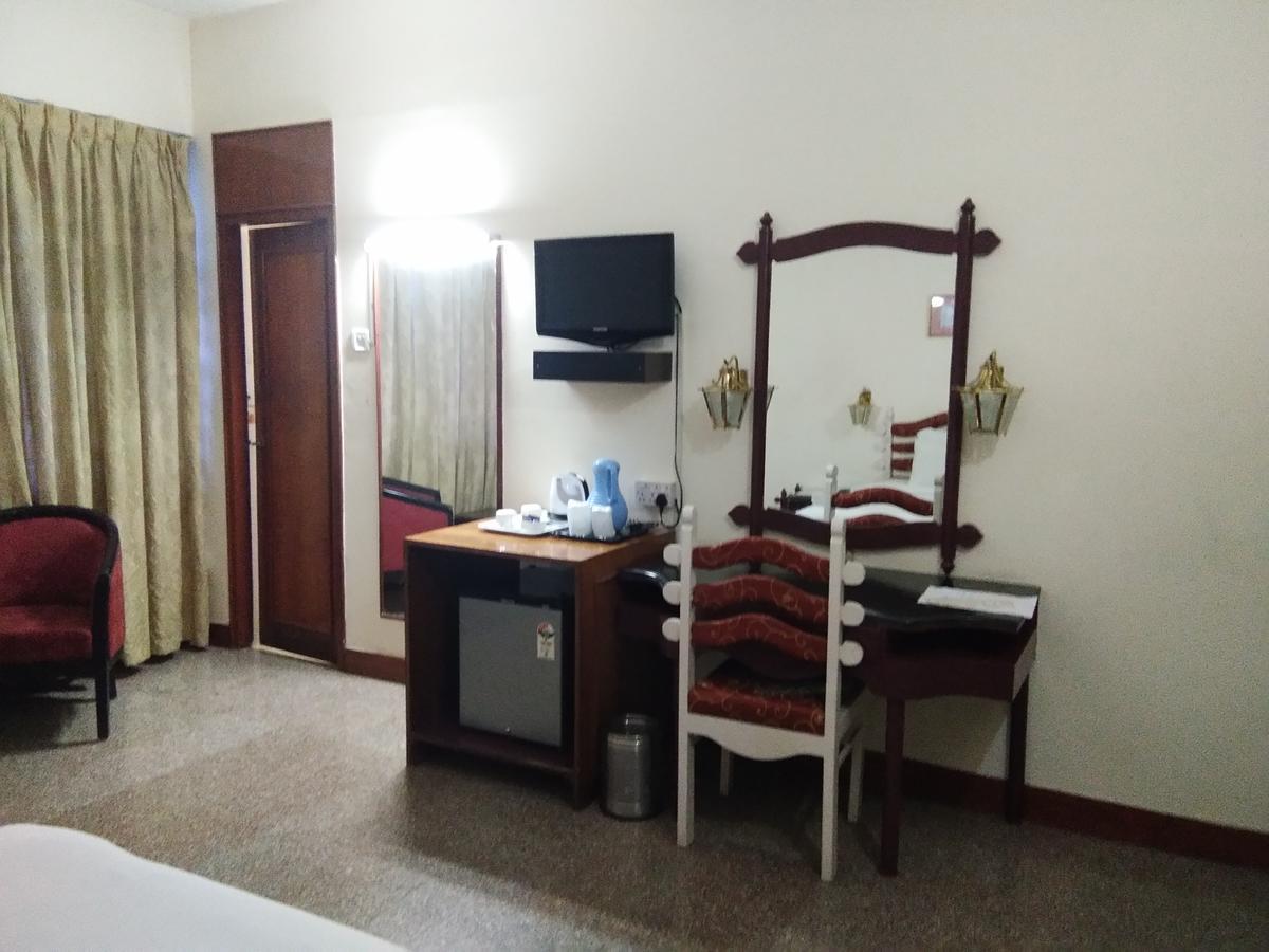 Hotel Pankaj Thiruvananthapuram Bagian luar foto
