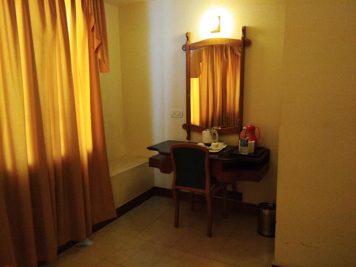Hotel Pankaj Thiruvananthapuram Bagian luar foto