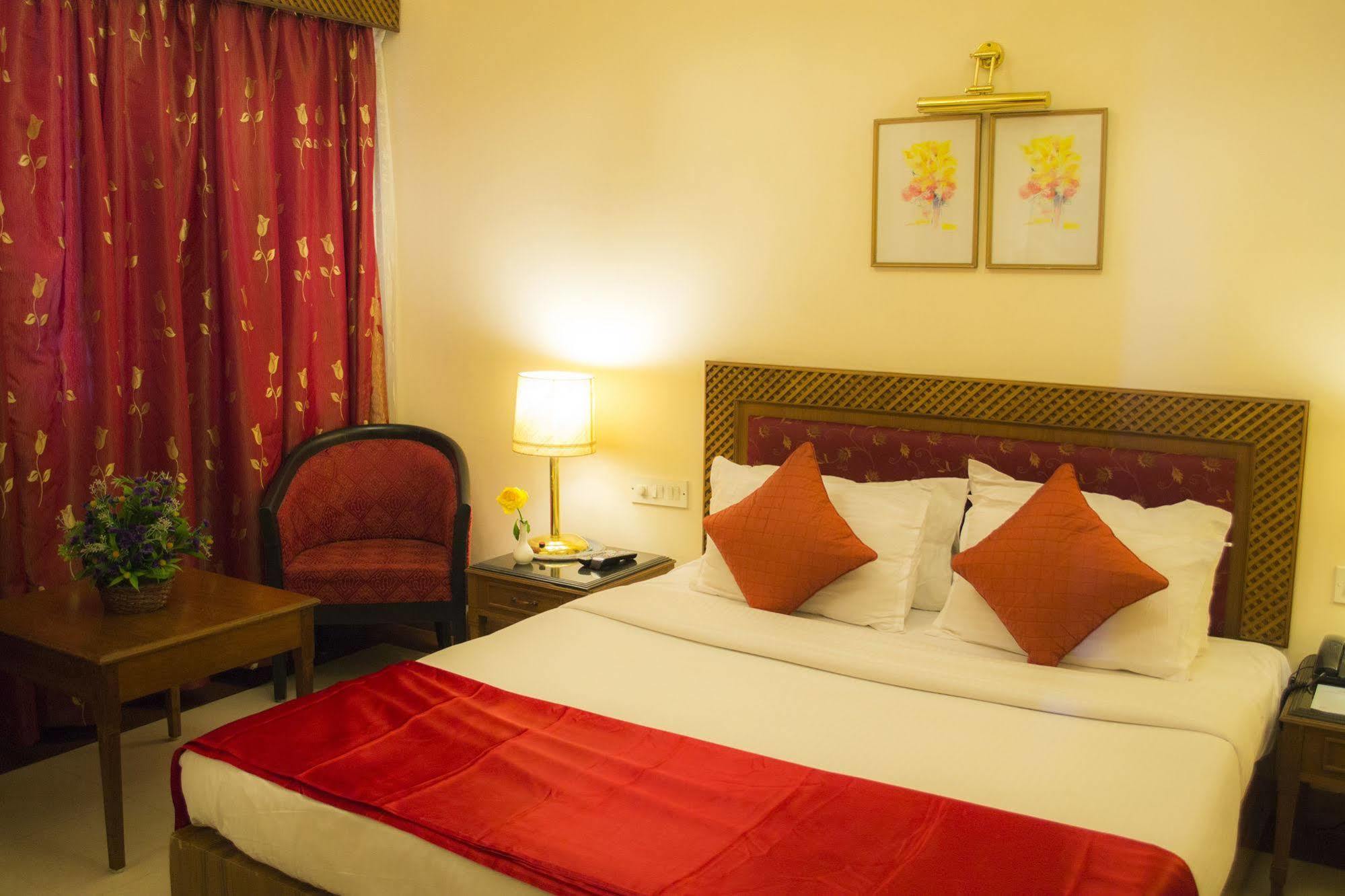Hotel Pankaj Thiruvananthapuram Bagian luar foto