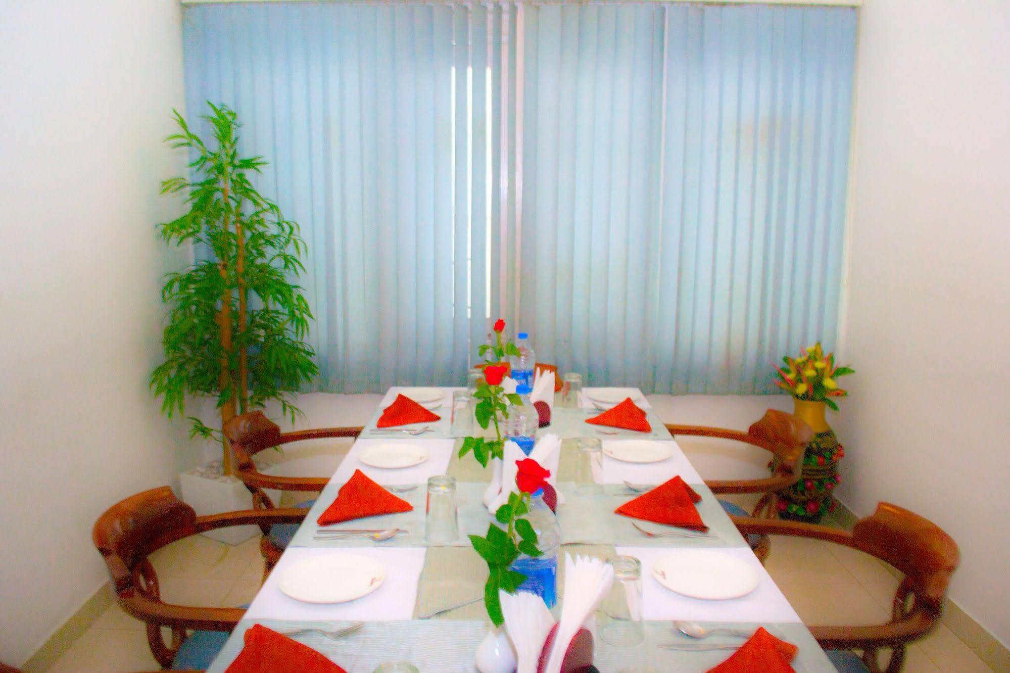 Hotel Pankaj Thiruvananthapuram Bagian luar foto